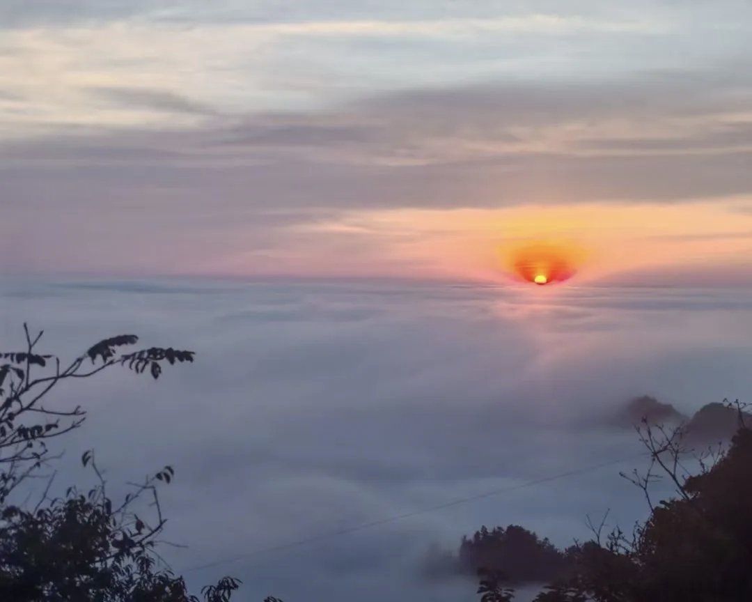 Sunrise over the Wudang cloud sea